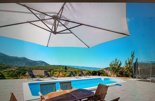 Gata Apartment | Villa Pocelje a beautiful view of nature and sea.
