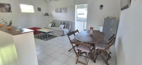 Lamentin Apartment | Villa POMMES D'EAU