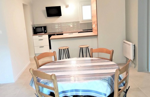 Grand Sud Apartment | Villa Pont de l'Arc with SWIMMING POOL TERRACE GARDEN 1 km from downtown AIX