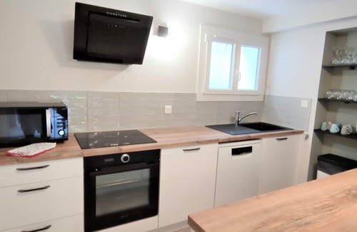Grand Sud Apartment | Villa Pont de l'Arc with SWIMMING POOL TERRACE GARDEN 1 km from downtown AIX