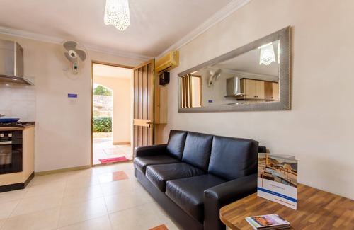Ta' Bragg Apartment | Villa & Pool 2 Mellieha Bay Retreat
