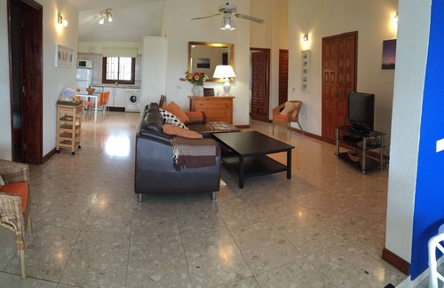 San Miguel de Abona Villa | Villa, pool, 8 persons overlooking the golf course and the Amarilla wifi sea