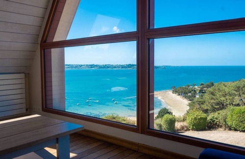 Trelevern Ski Chalet | villa port l´épine · La villa de port l´épine Vue