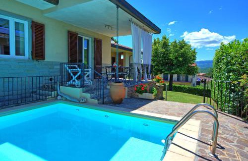 Pratovecchio Villa | Villa Pratovecchio by PosarelliVillas