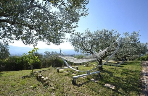 San Brizio Villa | Villa Prestigio Grande: A charming three-story historical villa situated in an elegant eighteenth-century building, with Free WI-FI.