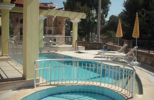Fethiye City Center Villa | Villa: Private Pool, gated gdn, forest views, 6 minutes to beach, cafe, s'mkts
