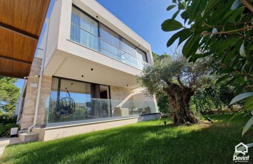 Ishem Villa | Villa Prive Zone