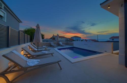 Municipality of Omisalj House | Villa QUARNARO with heated pool