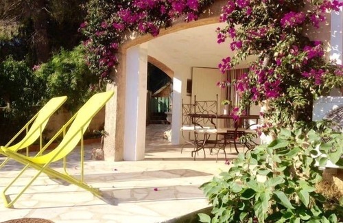 Hyeres Villa | Villa, quiet garden level near beaches with covered terrace and garden