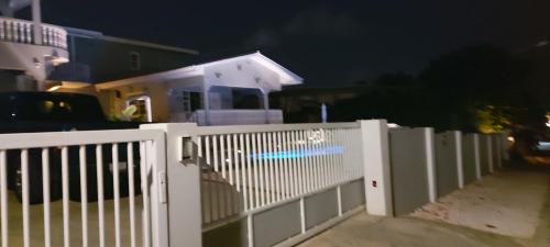 Marie Pampoen Apartment | Villa Raven`s Paradise (Gris)