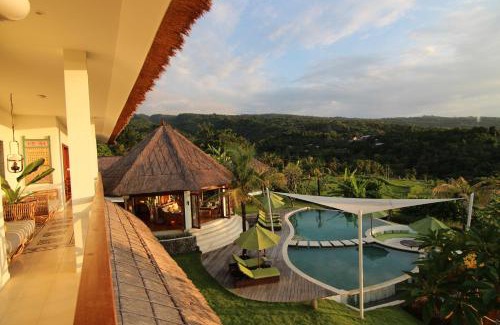 Kalibukbuk Villa | Villa Ravenala, Sumptuous 5BR Luxury Villa 10min away from Lovina in the North of Bali