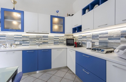 Castelvetrano Villa | Villa "Riflessi d'Azzurro" with Sea View, Private Pool & Wi-Fi