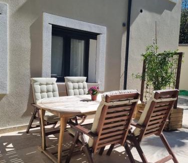 Saint-Paul-de-Vence Apartment | Villa Riviera