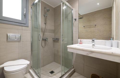 Vlicha Villa | Villa Rocabella with heated pool & jacuzzi in Lindos