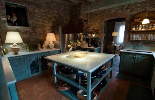 Arbucies Villa | Villa 'Romana Restaurada Entre' with Mountain View, Private Pool and Wi-Fi