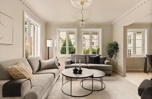 Sandviken House | Villa Rosé I 1890 - 2024 Reno I 15 min to Bryggen