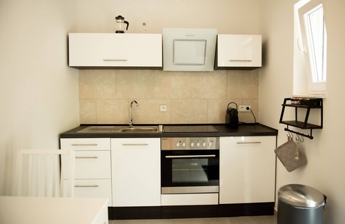 Municipality of Trogir Apartment | Villa Rosa Apartment 1 auf Čiovo mit Pool 120m zum Meer
