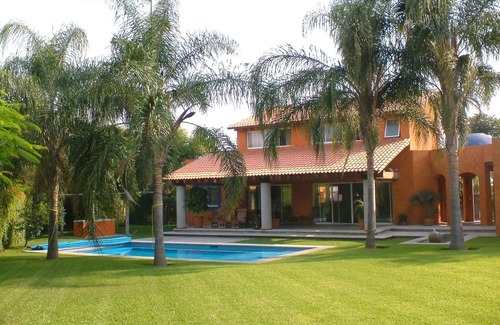 Tezoyuca House | VILLA RUSTICA CON HERMOSOS JARDINES Y PISCINA PRIVADA PARA INOLVIDABLE ESTANCIA