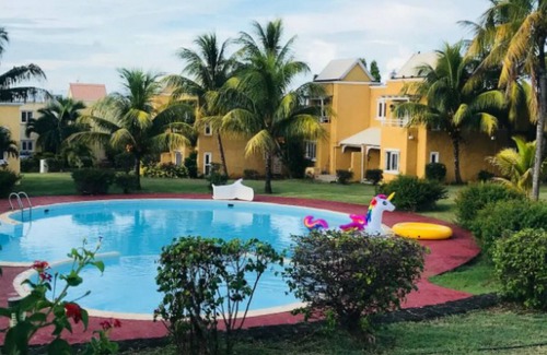 Albion House | Villa Sécurisée dans un jardin calme avec piscine