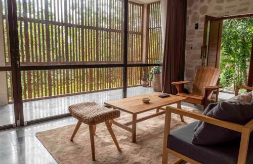 Bangunjiwo Villa | Villa Saluka - Romantic & Serene with Sunset View