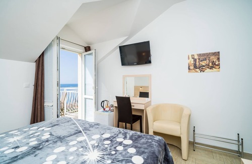 Plat House | Villa Samba - Double Room with Balcony and Sea View