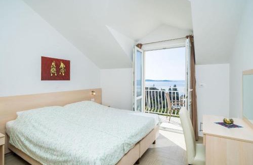 Plat Apartment | Villa Samba - Luxury One-Bedroom Apartment with Balcony and Sea View