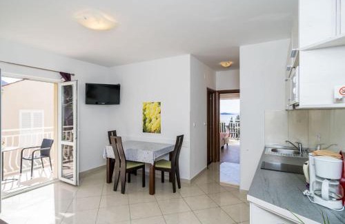 Plat Apartment | Villa Samba - Superior One-Bedroom Apartment with Balcony and Sea View