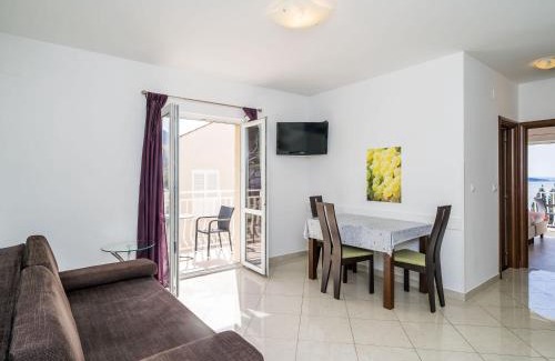 Plat Apartment | Villa Samba - Superior One-Bedroom Apartment with Balcony and Sea View