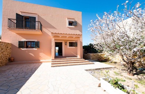 Sant Jordi de Ses Salines Villa | Villa San Jordi Ibiza, 1,5km BEACH SALINAS, 1,5km BEACH DEN BOSSA BEST LOCATED