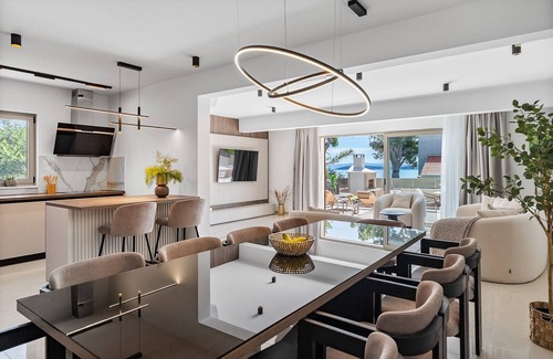 Kastel Stafilic Villa | Villa San Pietro – A Luxurious Seaside Retreat in Kaštel Štafilić