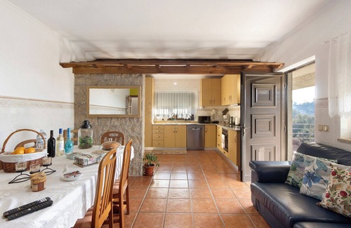 Cedrim Villa | Villa 'Santo Amaro' with Mountain View, Wi-Fi and Air Conditioning