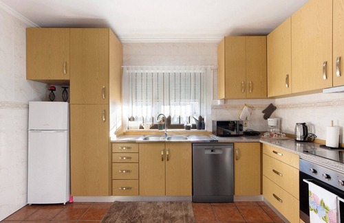 Cedrim Villa | Villa 'Santo Amaro' with Mountain View, Wi-Fi and Air Conditioning