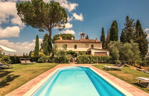 Monteroni d'Arbia Villa | Villa Santo Stefano. up to 14 sleeps. Pool