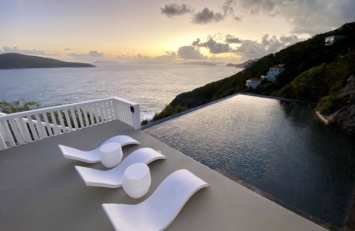 Estate Peterborg Villa | Villa Santorini: PRIVATE 10,000 SF Peterborg/5 bedrooms/Non-Toxic Villa