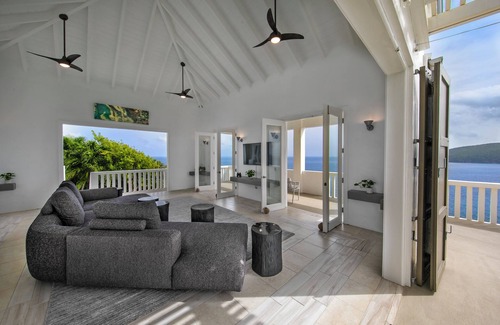 Estate Peterborg Villa | Villa Santorini: PRIVATE 10,000 SF Peterborg/5 bedrooms/Non-Toxic Villa