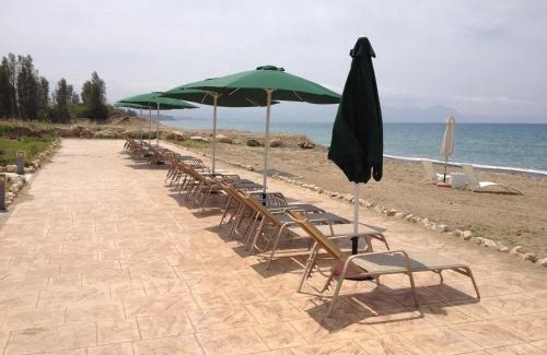 Polis Villa | Villa Saraliana Sandy Beach Villas - Heated Pool - Jacuzzi - Private Beach Area