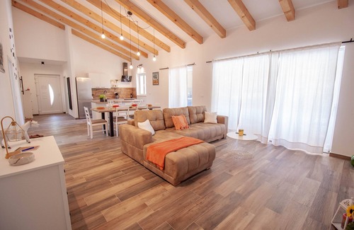 Debeljuhi Villa | Villa Savey - heated pool, 3 rooms, 3 bathrooms, big garden, all service,
