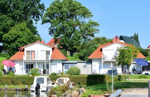 Bad Kleinen House | Villa Schnuppig on Lake Schwerin