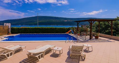 Denovici Villa | Villa Sea-N-Sun, 7 bedrooms & Pool, nearby Portonovi Marina.