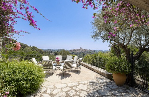 Saint-Paul-de-Vence Villa | Villa Serendipity - with village view