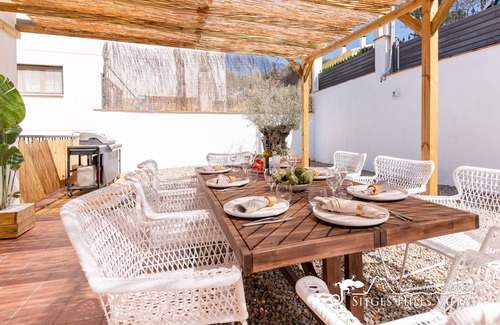 Olivella Villa | Villa Serranita - Stylish Holiday Home with Views and A/C