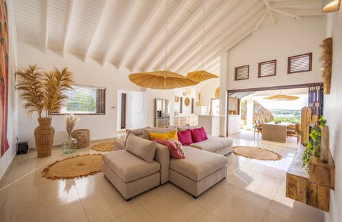 Grote Berg Villa | Villa Serugrandi met Prachtig Wijds Uitzicht Over het Eiland en op de zee