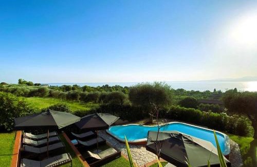 Cisano Villa | Villa Settanta Garda Lake Heated Pool