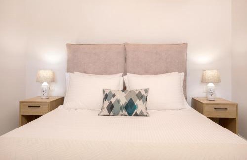 Skinaria Villa | Villa Seva Sea View - Perfect for Romantic Getaways with Pool and Sunrise & Sea Views By Villa Mana Gers