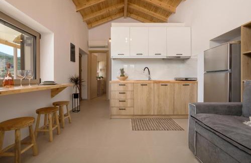 Skinaria Villa | Villa Seva Sea View - Perfect for Romantic Getaways with Pool and Sunrise & Sea Views By Villa Mana Gers