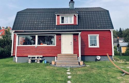 Svarta House | Villa Skogsfred