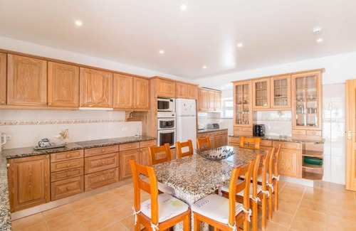 Vale de Parra Villa | Villa sleeps 8/9 in Vale de Parra, Albufeira area, Algarve Portugal, £1200-£2750