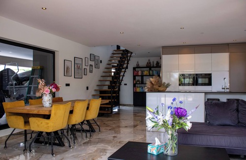 Grote Berg Villa | Villa - Sleeps 8 with Pool and Seaview