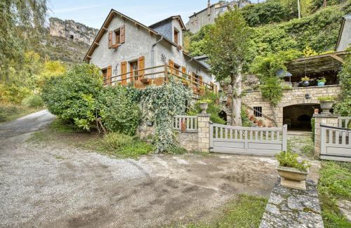Saint-Pierre-des-Tripiers Villa | Villa spacieuse à Saint-Pierre-des-Tripiers avec piscine privée