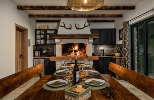 Ravna Gora Villa | Villa Stella Verde - Wellness Villa with a swimming pool, hot tub and sauna